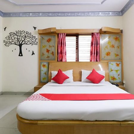 Hotel Oyo 71675 New Aishwarya Comforts Bangalore Exterior foto