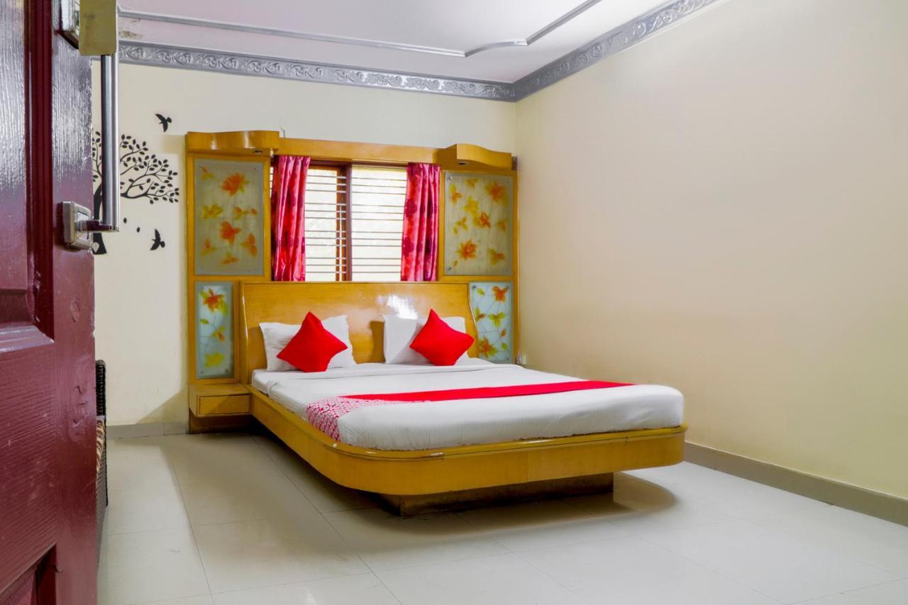Hotel Oyo 71675 New Aishwarya Comforts Bangalore Exterior foto
