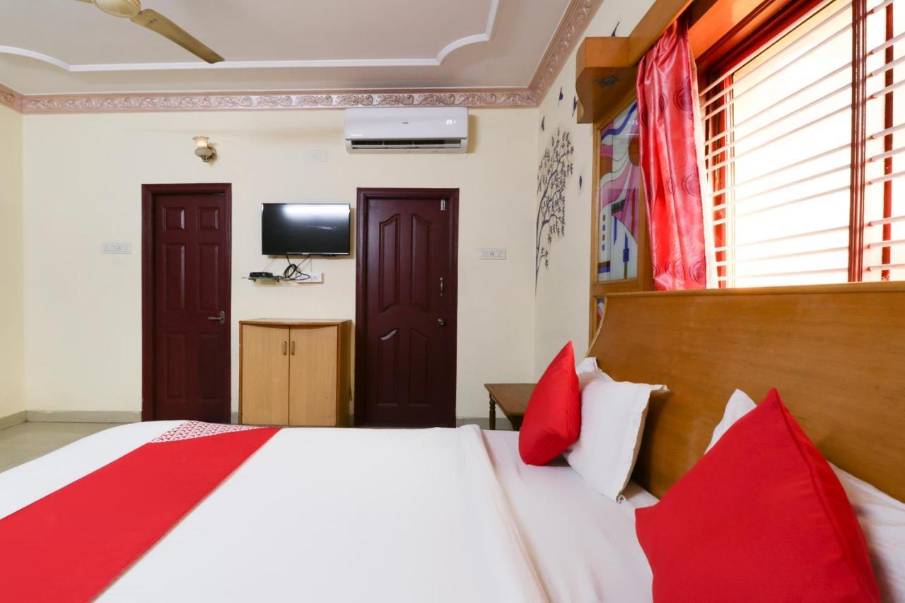 Hotel Oyo 71675 New Aishwarya Comforts Bangalore Exterior foto