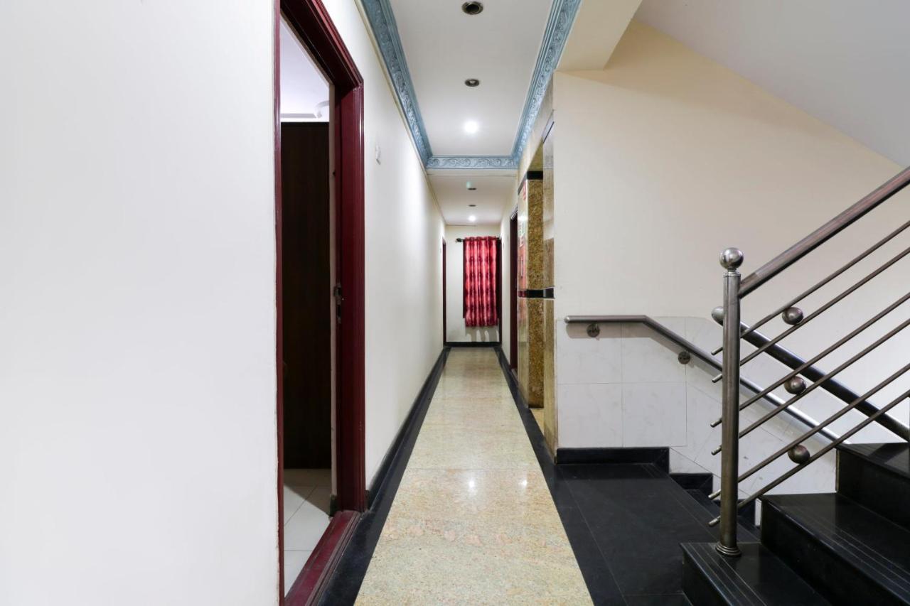 Hotel Oyo 71675 New Aishwarya Comforts Bangalore Exterior foto